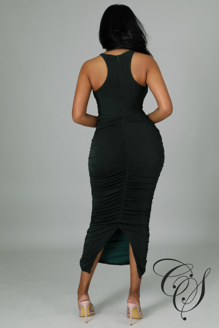 Zelena Racer Neck Ruched Midi Dress
