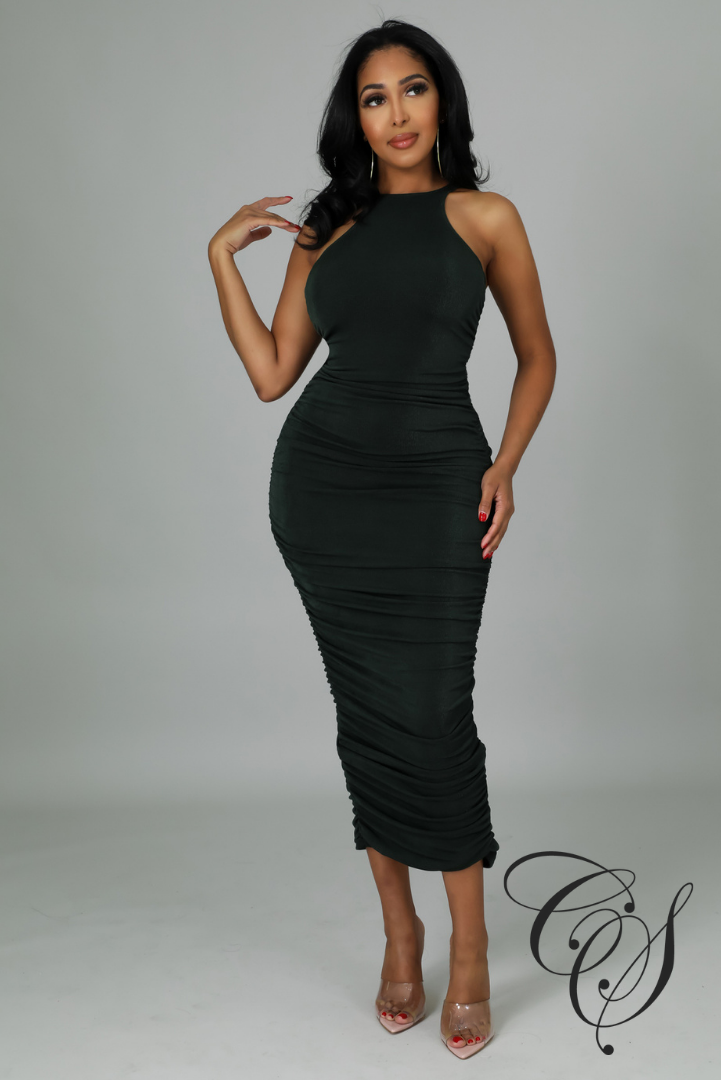 Zelena Racer Neck Ruched Midi Dress