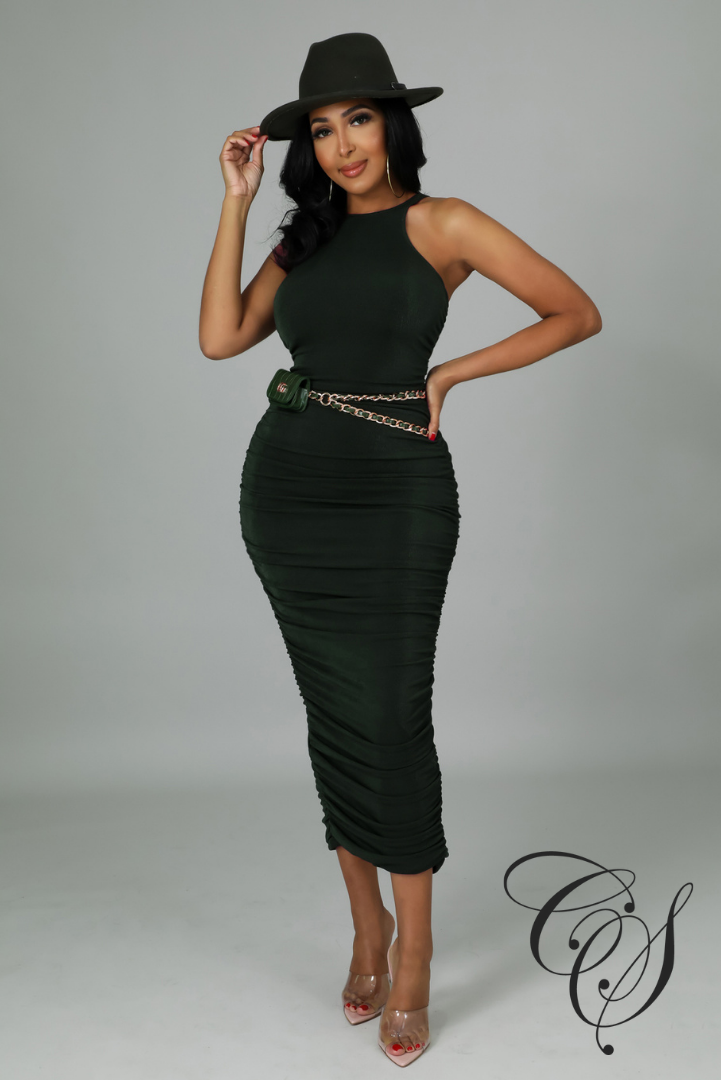 Zelena Racer Neck Ruched Midi Dress